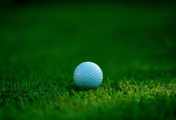 Les Conseils de Thomas : la compression de balle - Open Golf Club